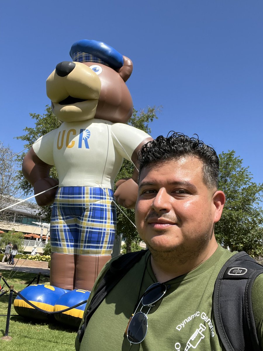 lexcortez's tweet photo. Highlanders on Highlander Day meeting prospective students!
#UCR #GoHighlanders #STEM #SciencEd #FirstGen
Thanks for DGOG for representing the Dynamic Genome @UCRiverside @UCRCNAS https://t.co/Htbtpkg2zI