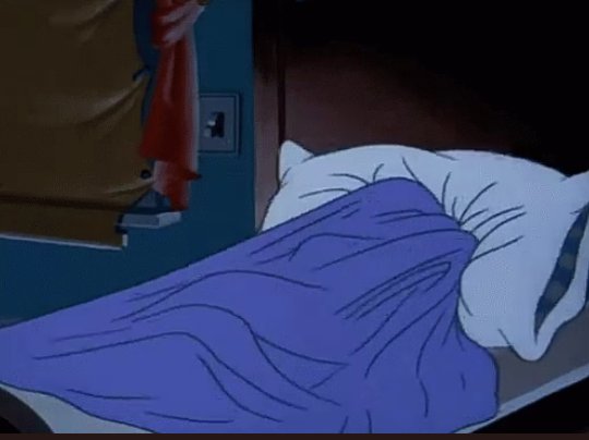 Kodwa kungaze,Ku-complain(er)abanikazi bendlu*the bread winners*of this house that I visited for this weekend just for the game.Still DOLOLO. #CassperVsNaakMusiq