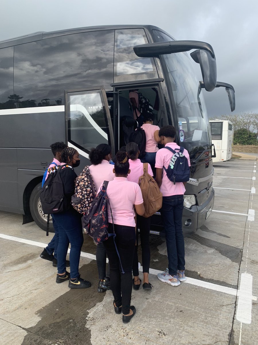 SinosaStephane's tweet photo. ##9720692V #👍🏾40 collégiens du secteur du #LNA ont été ravis de participer au #Busdelarelationclient. S’embarquer pour découvrir,  en une matinée,les métiers de la filière en zone commerciale puis au lycée, magasin école et formations CAP - BAC Pro #… PARI RÉUSSI 💫 https://t.co/GQiUFLlhzZ