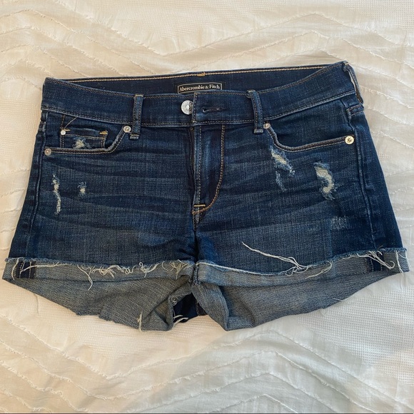 marshagreene's tweet photo. So good I had to share! Check out all the items I'm loving on @Poshmarkapp from @TounPoz #poshmark #fashion #style #shopmycloset #none #abercrombiefitch #underarmour: https://t.co/1OUEPVyKQi https://t.co/Y9na2rmkKp