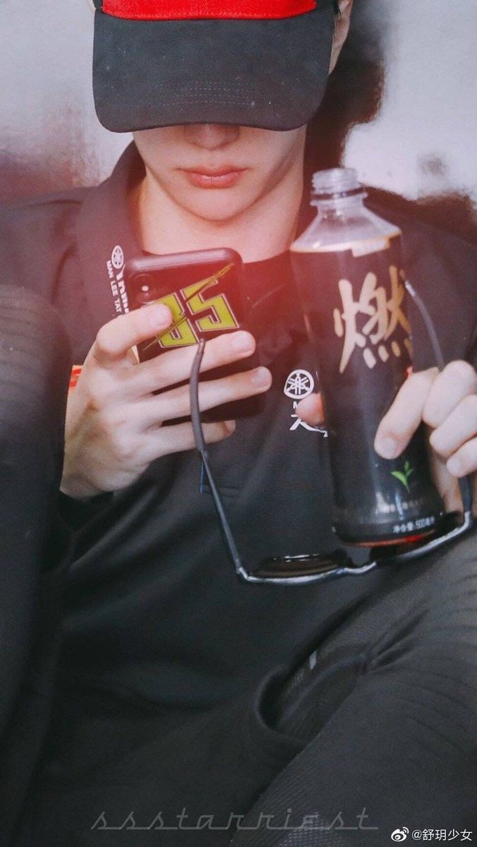 hourlytracer85's tweet photo. #tracer85 #王一博 #WangYibo https://t.co/M9ks72ljlr