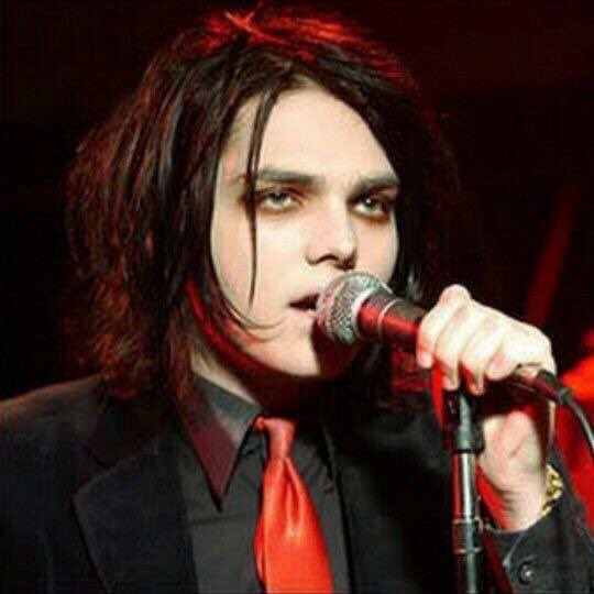 Happy birthday to the goat and king gerard way <3 