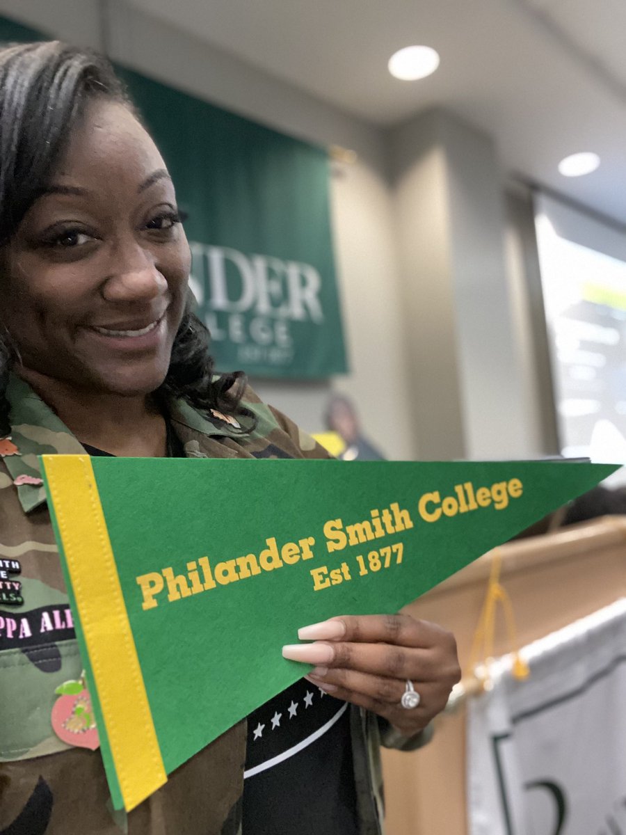 KenishaSpears3's tweet photo. I had an amazing time today @PhilanderSmith 💚💛 They really rolled out the “green” carpet for the students! #Scholarshipsonthespot IF you know a high school senior that has the desire to attend college send them their way! #familyenvironment 💚💛 https://t.co/I91MZ3NVfu