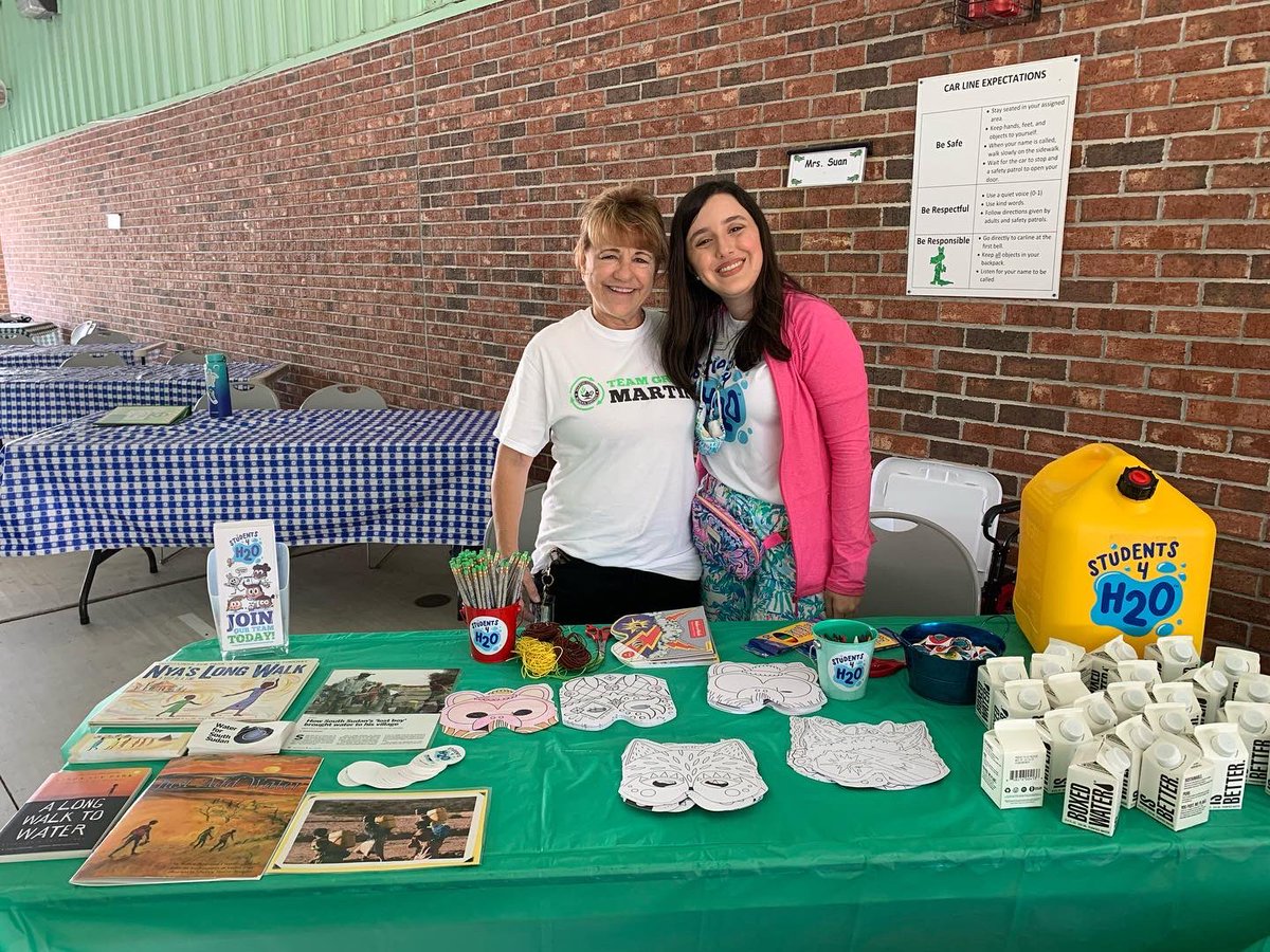 students4H2O's tweet photo. It was an honor and privilege to participate in Bessey Creek Elementary’s 25th Anniversary Jubilee! Thank you for inviting us to be a part of this special occasion and for supporting our mission and efforts since DAY ONE 💚🌎♻️

#BetterPlanet @MCSDFlorida @boxedwater https://t.co/Vnon0cbNpr