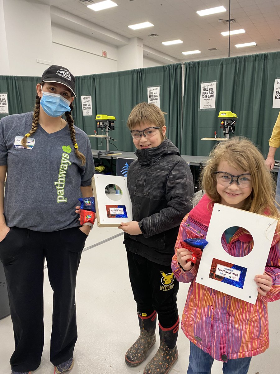 AMDSBPathways's tweet photo. We’re having a great time @StfdHomeShow ! Check out our @yourschools booth to make a table top bean bag toss game and enter for a chance to win a full size game! #OYAP #skilledtrades #communityoutreach #FunTECHamdsb @TechnicalTrain6 https://t.co/OgtAvbx8lx
