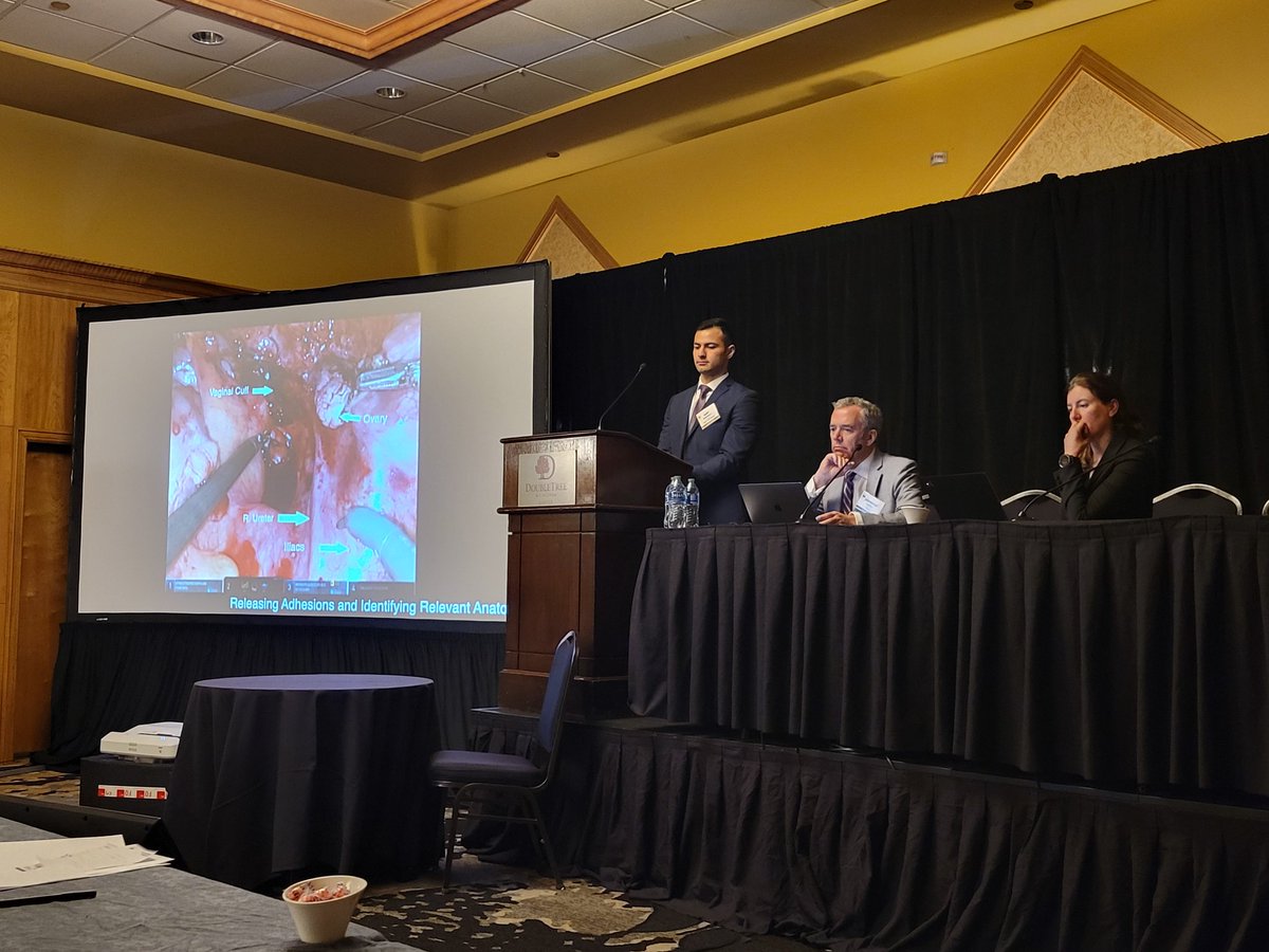 Brian_J_Flynn's tweet photo. #rmus 2022
CU med student Gary shahinyan
@Gary_Shahinyan presenting our video demonstrating our experience in robotic repair of GU fistula in women
@cu_medicine
@CU_Urology https://t.co/o3qWKzC6sv