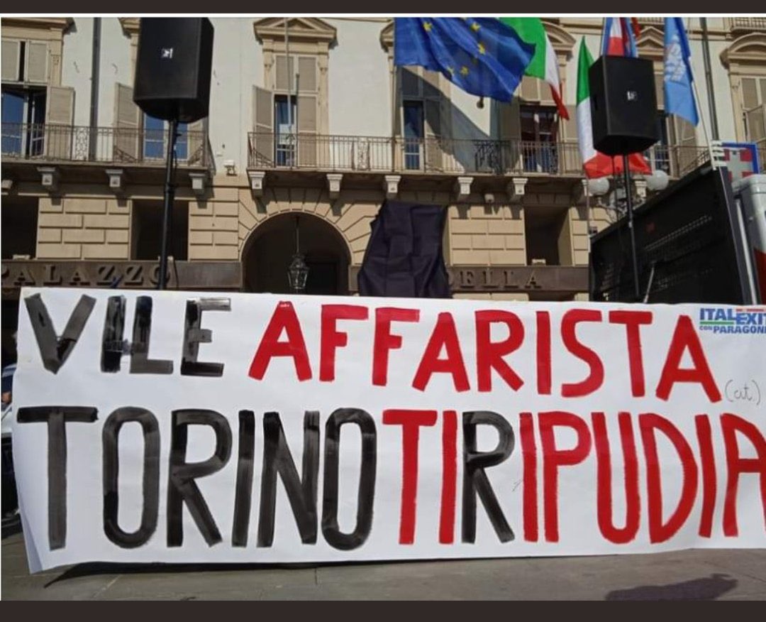 Crisfuture's tweet photo. @repubblica Queste le foto di ieri fonte Repubblica ed ANSA 😂😂😂😂😂🤮🤮🤮🤮🤮🤮 https://t.co/vXcOkixZlM
