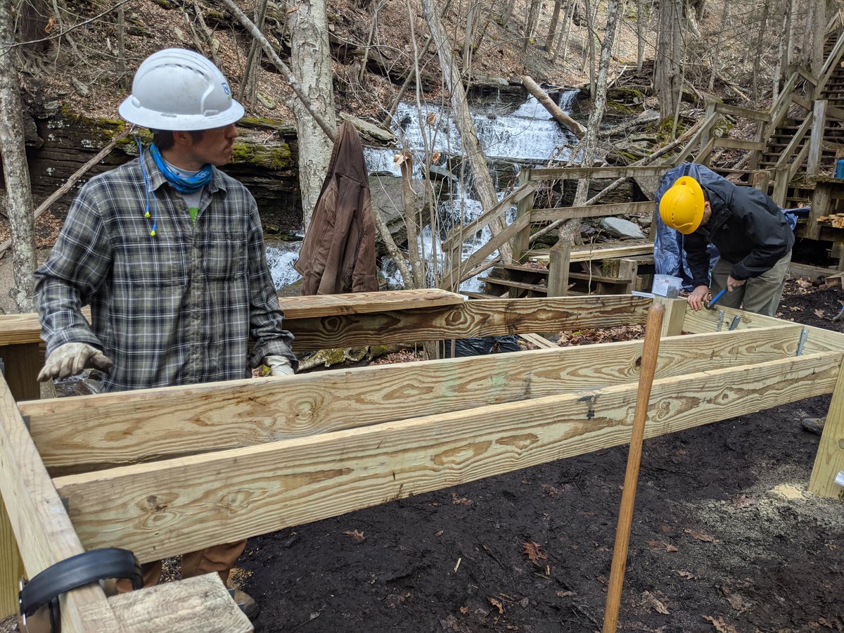 RovingTrailCrew's tweet photo. The #TurkeyPath reroute at #LeonardHarrisonStatePark is coming along nicely! Today we made great progress on the first landing, and tomorrow we'll build the steps. #PAOutdoorCorps @DCNRnews
📸: @NickelsOnTrail https://t.co/OKKvkhAtxr