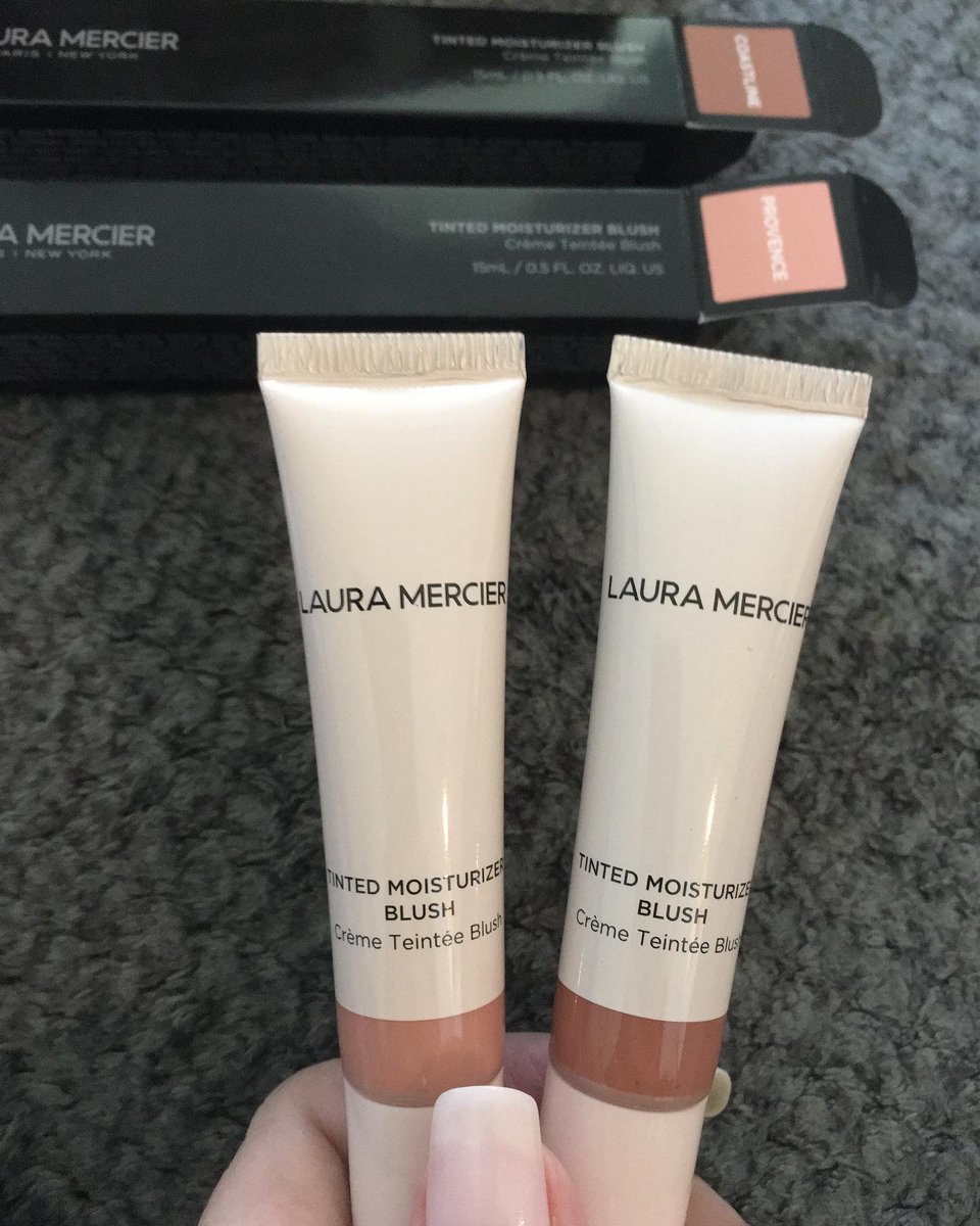 ErrynRivas's tweet photo. I received these products for free from Influenster and Laura Mercier in exchange for my honest opinion. Great colors, easy to use, and look great.
#complimentary @Influenster @LauraMercier https://t.co/zikKQysw2t