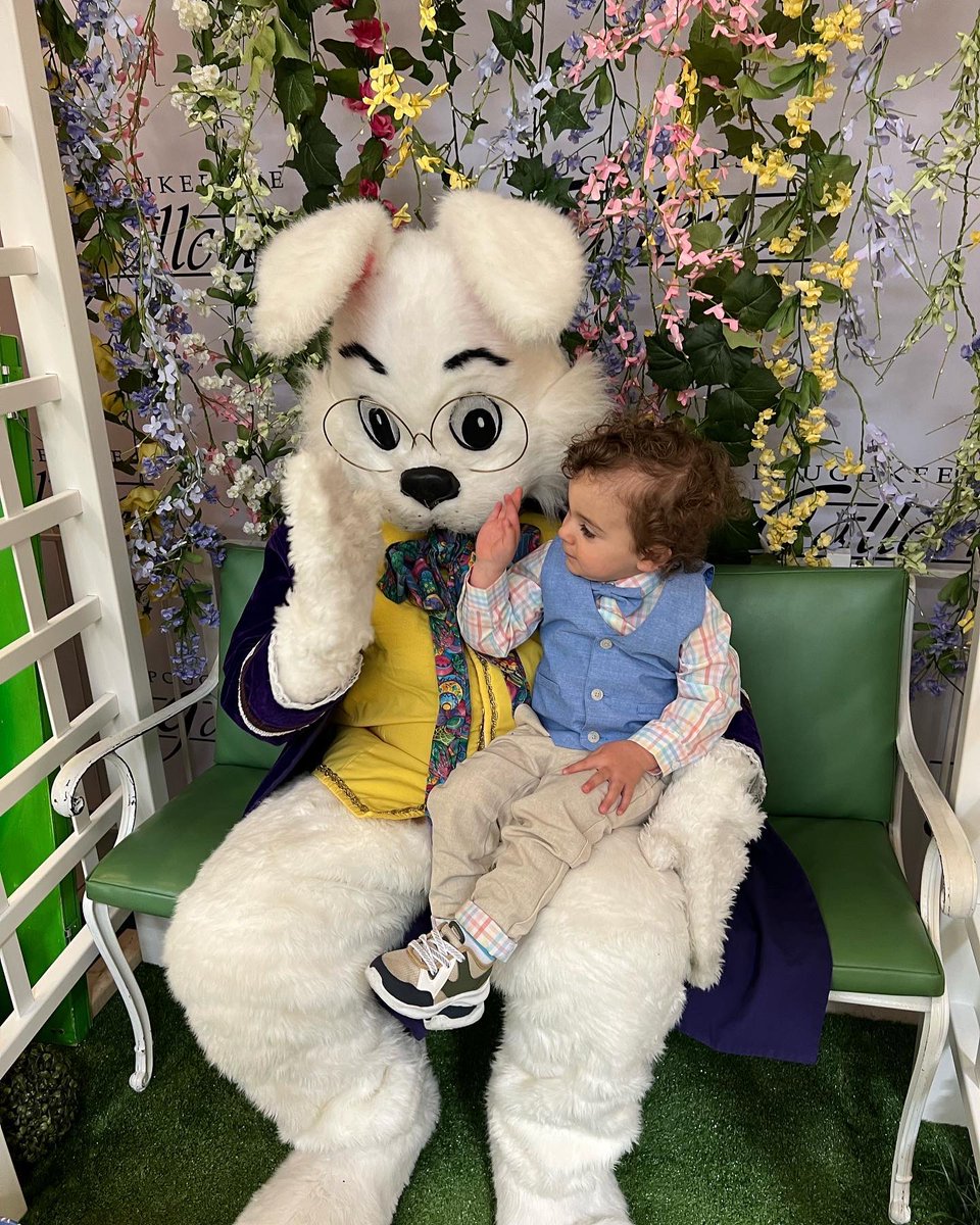 FFSNACKSLLC's tweet image. Parker had a great visit with the Easter Bunny today!!