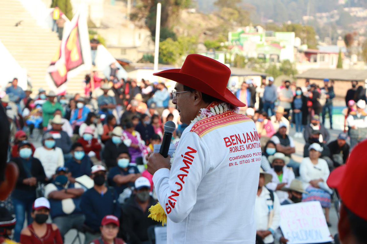 BenjaminRoblesM's tweet photo. ¡En San Miguel el Grande el movimiento de la esperanza ya nadie lo puede detener! 

¡Votar por el PT es votar por la 4T! 🙌🏾

El #PT refrenda su apoyo incondicional a @salomonj, candidato de la Coalición #JuntosHacemosHistoria.

#VotaPT https://t.co/UjuNoUOcBp