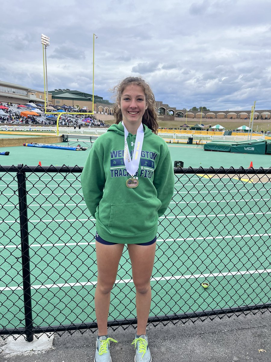 weddingtonxc's tweet photo. Congrats to  @mojomoraja on her 3rd place finish in the 400. @AATrackClassic @WeddingtonHSNC @UCPSNCAthletics @AGHoulihan https://t.co/1jFFAwphq0
