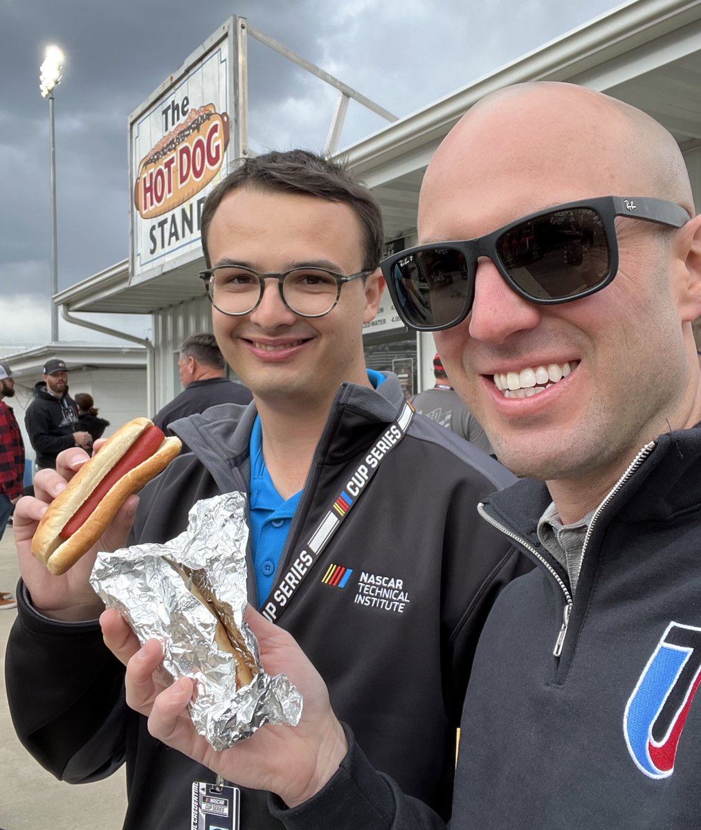 tfrassetto's tweet photo. Touring future @UTITweet students &amp; eating 🌭 with @MattDopp yesterday. https://t.co/uAA3q32lIq