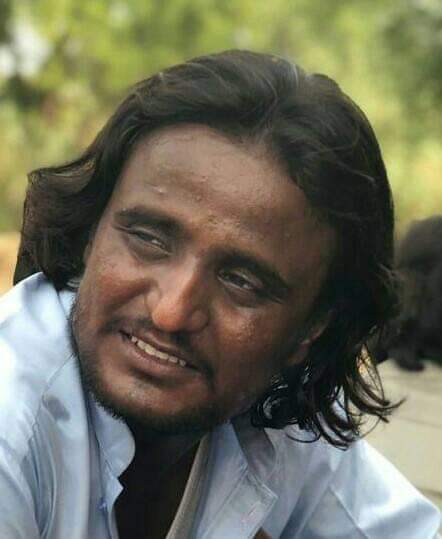 جاويد شورو المعروف باغي جي ايم شورو کي ڪلاڪ اڳ ڄامشورو مان رياستي ادارن ھٿان کنڀي گم ڪيو ويو آھي .
#ReleaseBaghiGMShoro
