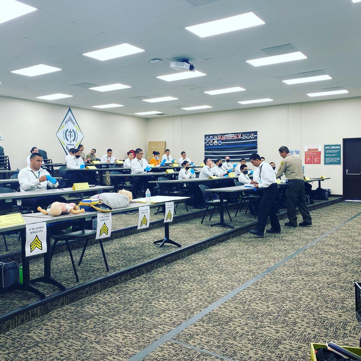 LASDYouth's tweet photo. Explorer class 106 is in full swing. Today after physical training the recruits learned  first aid skills and C.P.R.  @lasdexplorers @lasdhq @lasd_c_p_b https://t.co/1LMOmhGwoA