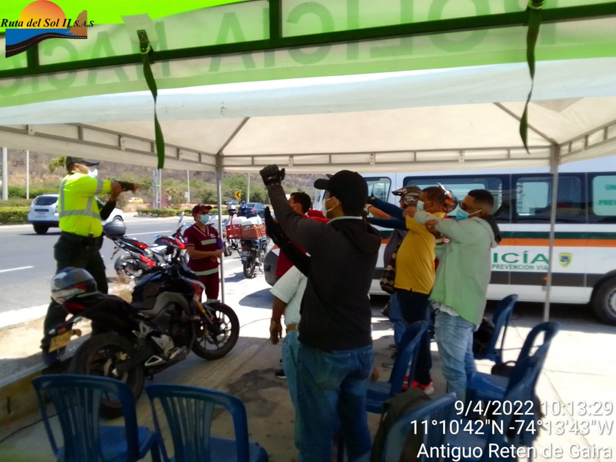 RUTADELSOLII's tweet photo. Lanzamiento de campaña vial "apasiónate por la vida" en el sector bomba zuca, en asocio con la policía de tránsito y transporte. https://t.co/V3zAhBZbUe