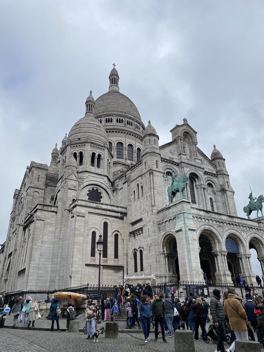 JoanieX2's tweet photo. Another day of amazing sights & sounds in this beautiful city ❤️🇫🇷#SaturdayinParis https://t.co/1LFgOc8TXp