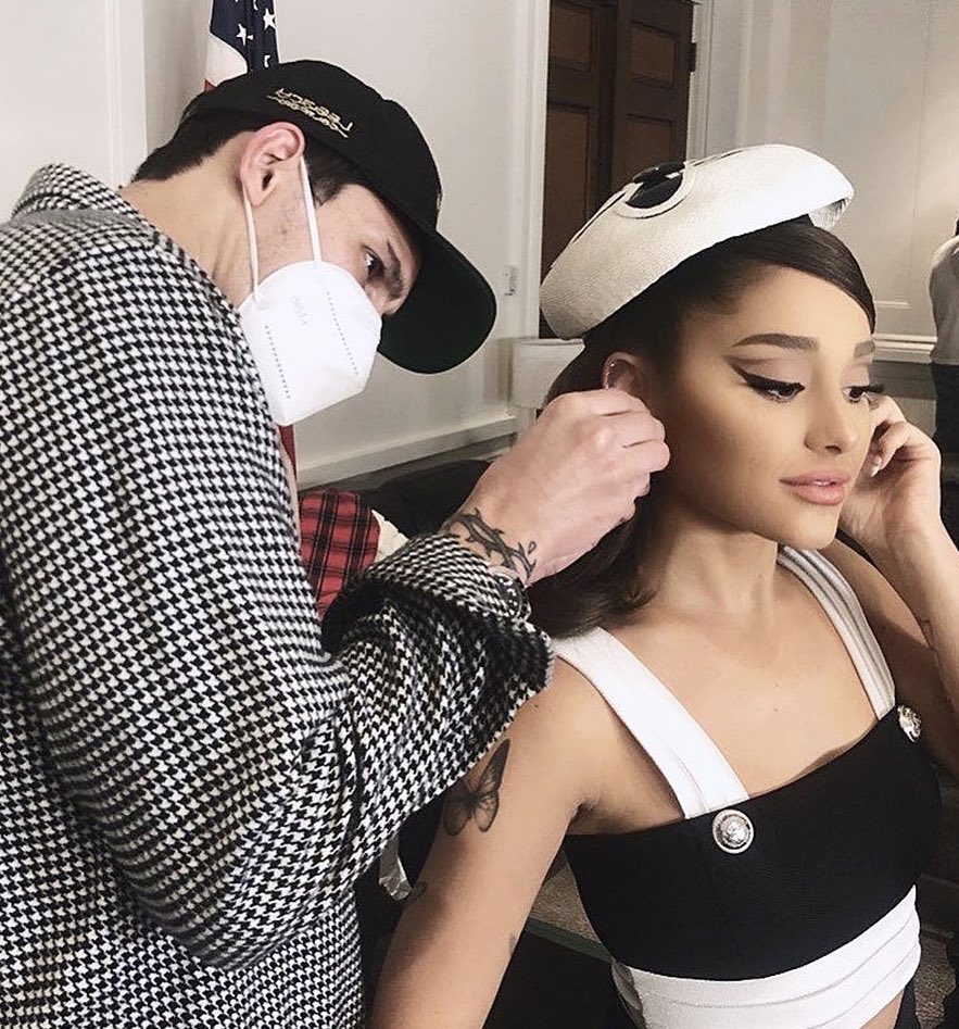 hourlyagb's tweet photo. ariana grande &amp; dalton gomez behind the scenes of the positions music video. 🖤 https://t.co/zkHrqhKoxf