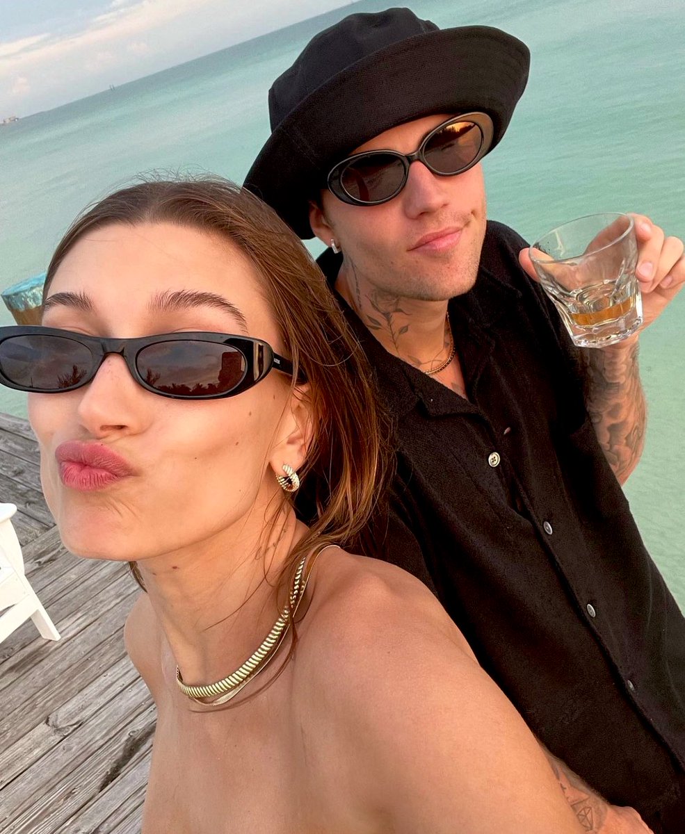 irenicbieber's tweet photo. justin &amp; hailey bieber 🤍 https://t.co/fQ90eOOF2z