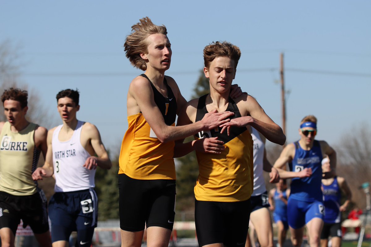 Tyson Baker and Nolan Miller take down a strong 800 field, going 1-2 in 1:58.5 and 1:58.6.