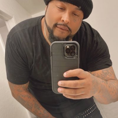 Twodahh's tweet photo. #NewProfilePic https://t.co/dyM8RytUIS