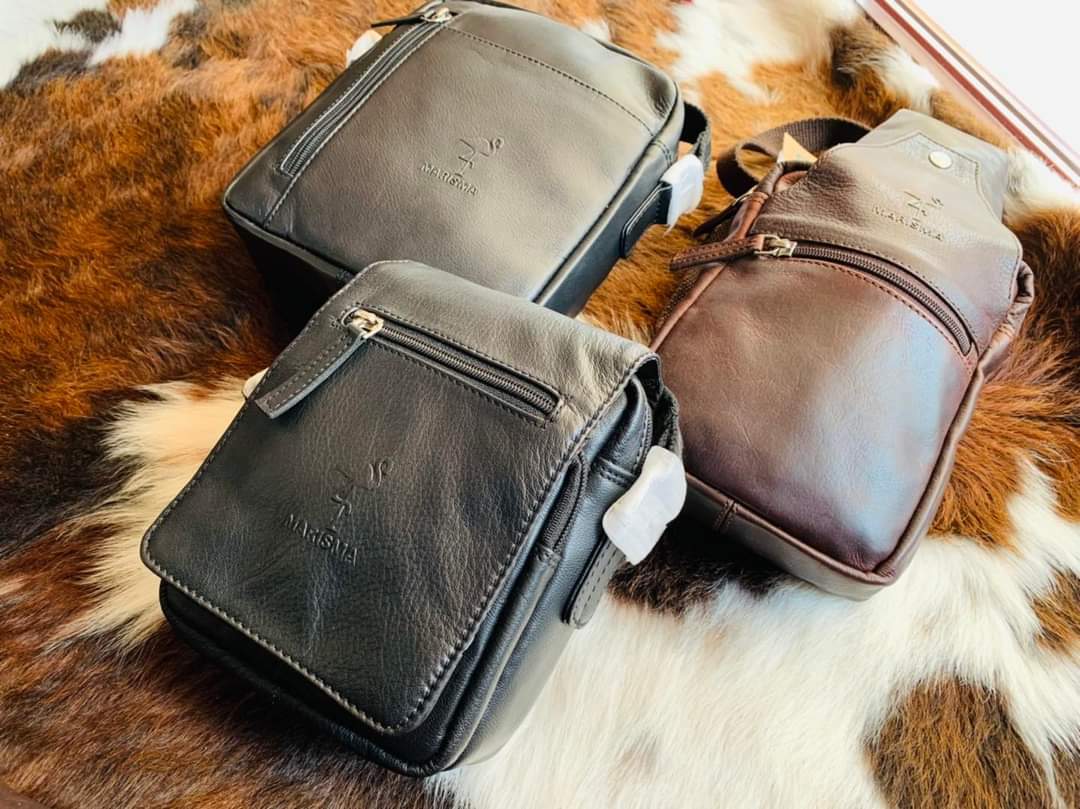 CastillaZapa's tweet image. 💼 Bolsos de piel MARISMA, productos de calidad, con diseños únicos y exclusivos✨ en Zapatería Castilla.