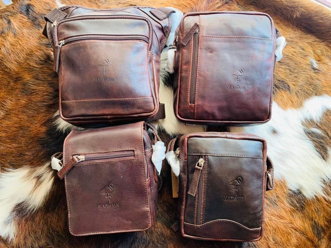 CastillaZapa's tweet image. 💼 Bolsos de piel MARISMA, productos de calidad, con diseños únicos y exclusivos✨ en Zapatería Castilla.