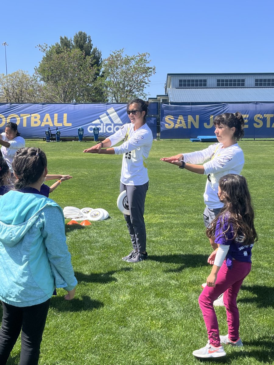 BayAreaFalcons's tweet photo. The Falcons, @BayAreaDisc, and BAWSI teamed up for a day of ultimate under the sun. 🔆 Thank you to everyone who came out to participate and thank you to @BAWSI for the opportunity! Follow them @bawsi on Twitter! https://t.co/Pv5TyxowDG