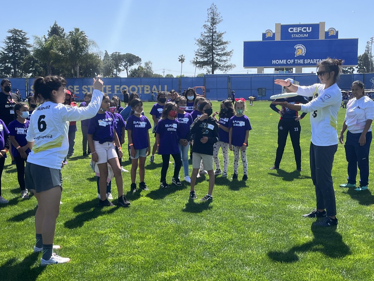 BayAreaFalcons's tweet photo. The Falcons, @BayAreaDisc, and BAWSI teamed up for a day of ultimate under the sun. 🔆 Thank you to everyone who came out to participate and thank you to @BAWSI for the opportunity! Follow them @bawsi on Twitter! https://t.co/Pv5TyxowDG