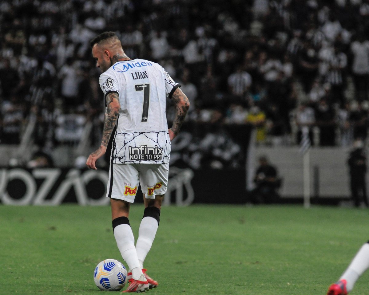 gatilhosccp's tweet photo. Dentre os dois, qual foi o pior camisa 7 do Corinthians?

Luan ou Alexandre Pato https://t.co/tvx5sCs41c