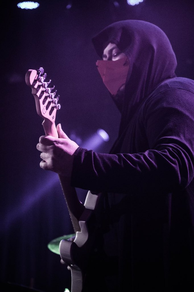 royaltykult's tweet photo. Photo by @bl6ckr0s3
#royaltykult #whiskyagogo #geminisyndrome #pushingveronica #worldwidepanic #havocfaction #alternativemetalmusic #nualternative https://t.co/pG1Bd8ZBR6