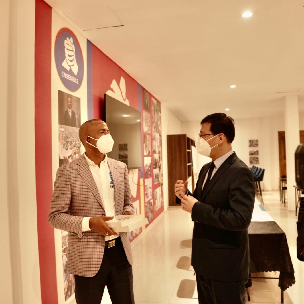 nononlandu's tweet photo. S.E.M. ZHU Jing, ambassadeur de Chine en RDC a été l' hôte du président @moise_katumbi ce samedi au siège du parti Ensemble pour la République ainsi que dans les installations agroindustrielles de la ferme Futuka à Lubumbashi . https://t.co/T1q7Bm3yrU
