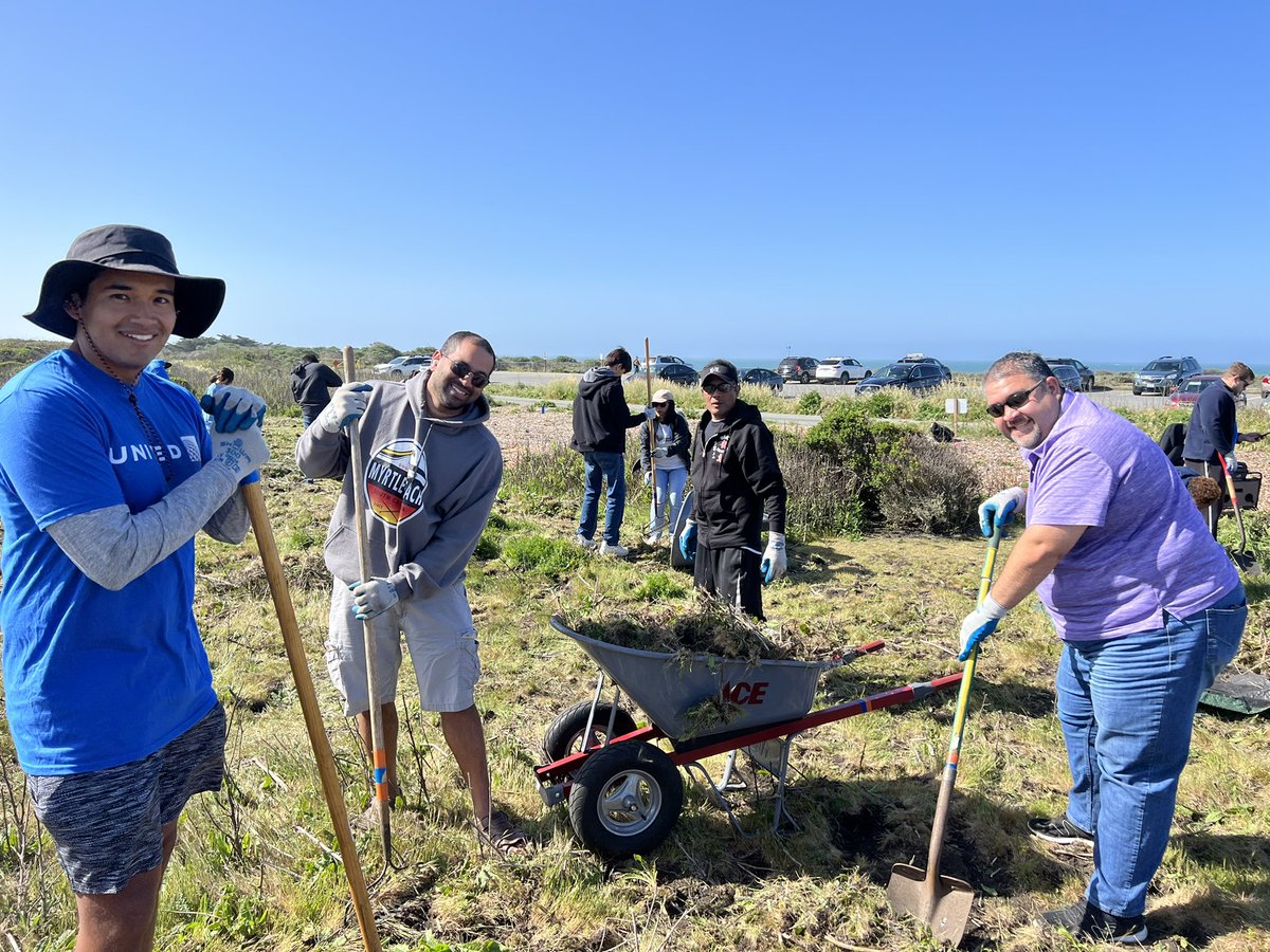 Thank you @NWCoastUMA members that came to Half Moon Bay to help @calparks keep our local beach clean from invasive species! Keeping our @united support to the environmental causes! #beingunited @vjpassa @Westcoastmike1 @PHaralabopoulos @grazilindahl