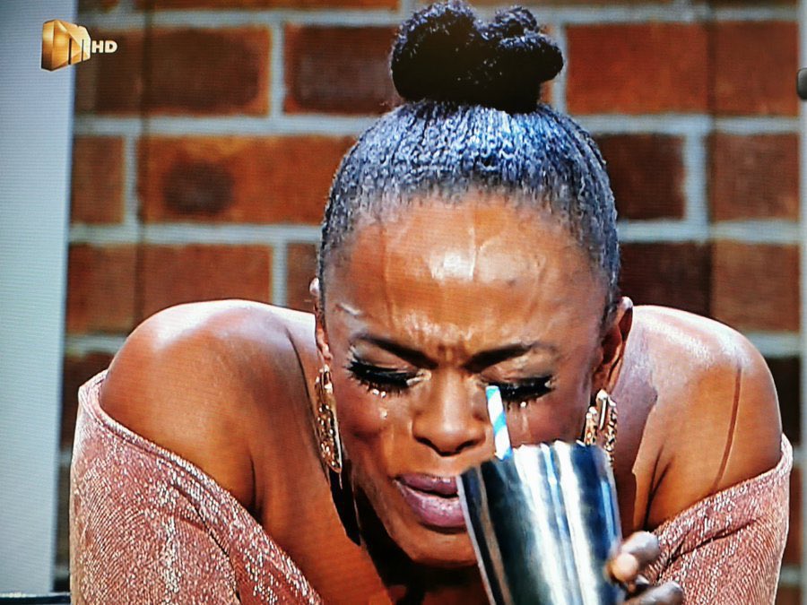 xificz's tweet photo. I wish they can do this every weekend 😂😂😂😂#CassperVsNaakMusiq https://t.co/FBeaaIy2Rq