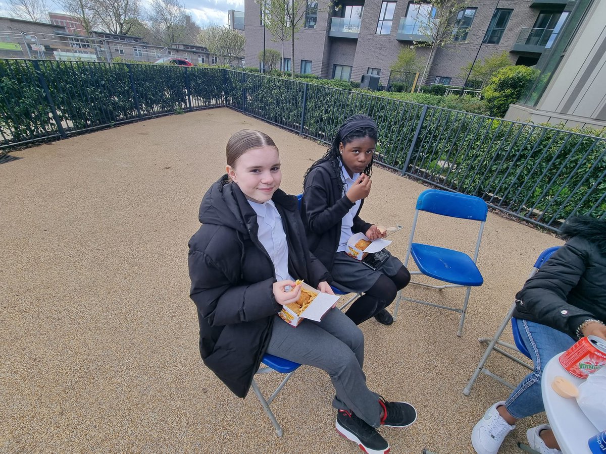 famestaryouth's tweet photo. Breakfast and lunch for the cast and crew for #drybonevalleymovie A big thanks to #Streetbox for the fruit donations.@CarolineSelman @SarahWoodberryD @mayorofhackney @NHGhousing @TNLComFund @younghackney @euphemiachukwu @WDCOResidents https://t.co/Lng7xjxtLk