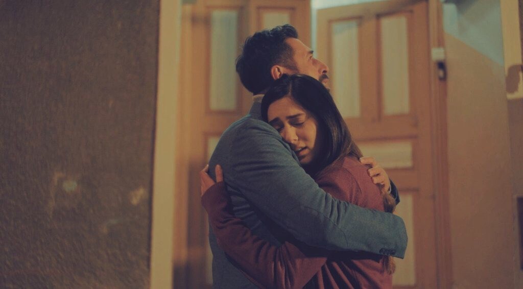 busrakkeskinn's tweet photo. “geçmişin duvarlarını aşamazsan geleceğini inşa edemezsin..”
#Elif
#GönülDağı
#Enmutlugun https://t.co/nx42fRsb01
