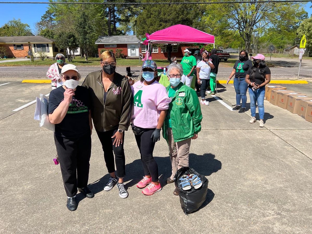 NuOmegaMarshall's tweet photo. Thank you to everyone who drove by and dropped off donations today as we partnered with Soles4Souls. We had a great time providing Service to all Mankind and collecting gently worn shoes. #NuOmega #WeareSouthCentral https://t.co/3LxkmZRtUR