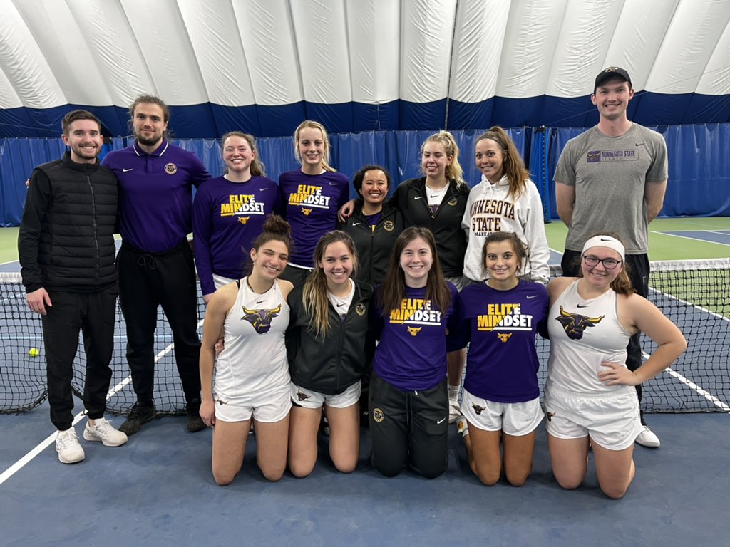 MinnStTennis's tweet photo. 🚨NEW RECORD🚨

With a 7️⃣-0️⃣ win over UMD, the Mavericks now have their 15th dual match win of the 2021-2022 season, breaking the program record!

The previous record was set by the 2007 and 2011 Mavericks. Both teams notched 14 wins. 

#HornsUp #MavFam https://t.co/yw6WOlBXJn