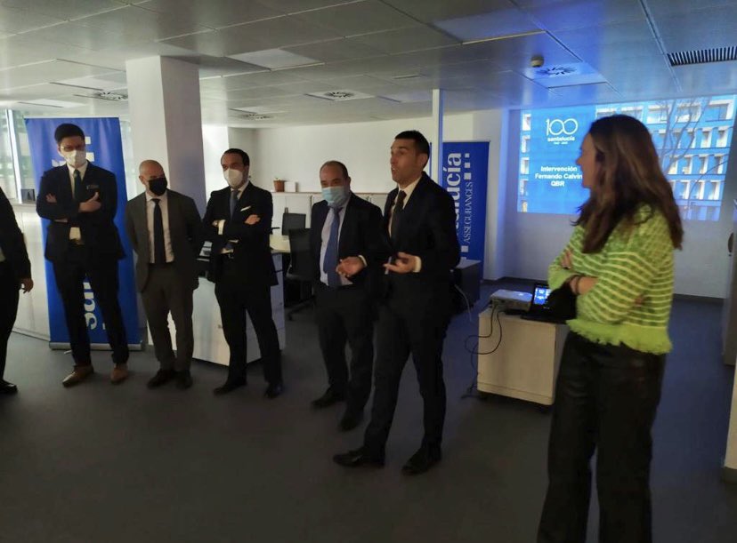 FcCalvin's tweet photo. Seguimos #construyendofuturo en la Jornada de trabajo cierre del 1T 2022 con la D.Territorial Cataluña @santalucia_seg , liderada por Daniel Xifre junto a los grandes equipos comerciales y el canal agencial. Preparados para liderar y alcanzar nuestro #crecimientoalcubo https://t.co/gathjNJrwi