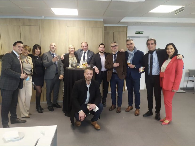 Seguimos #construyendofuturo en la Jornada de trabajo cierre del 1T 2022 con la D.Territorial Cataluña <a href="/santalucia_seg/">Santalucía Seguros</a> , liderada por Daniel Xifre junto a los grandes equipos comerciales y el canal agencial. Preparados para liderar y alcanzar nuestro #crecimientoalcubo