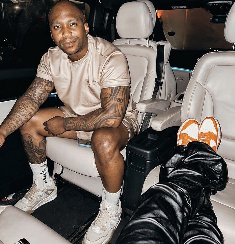 Give Anga his flowers!!😭🥺💐#CassperVsNaakMusiq