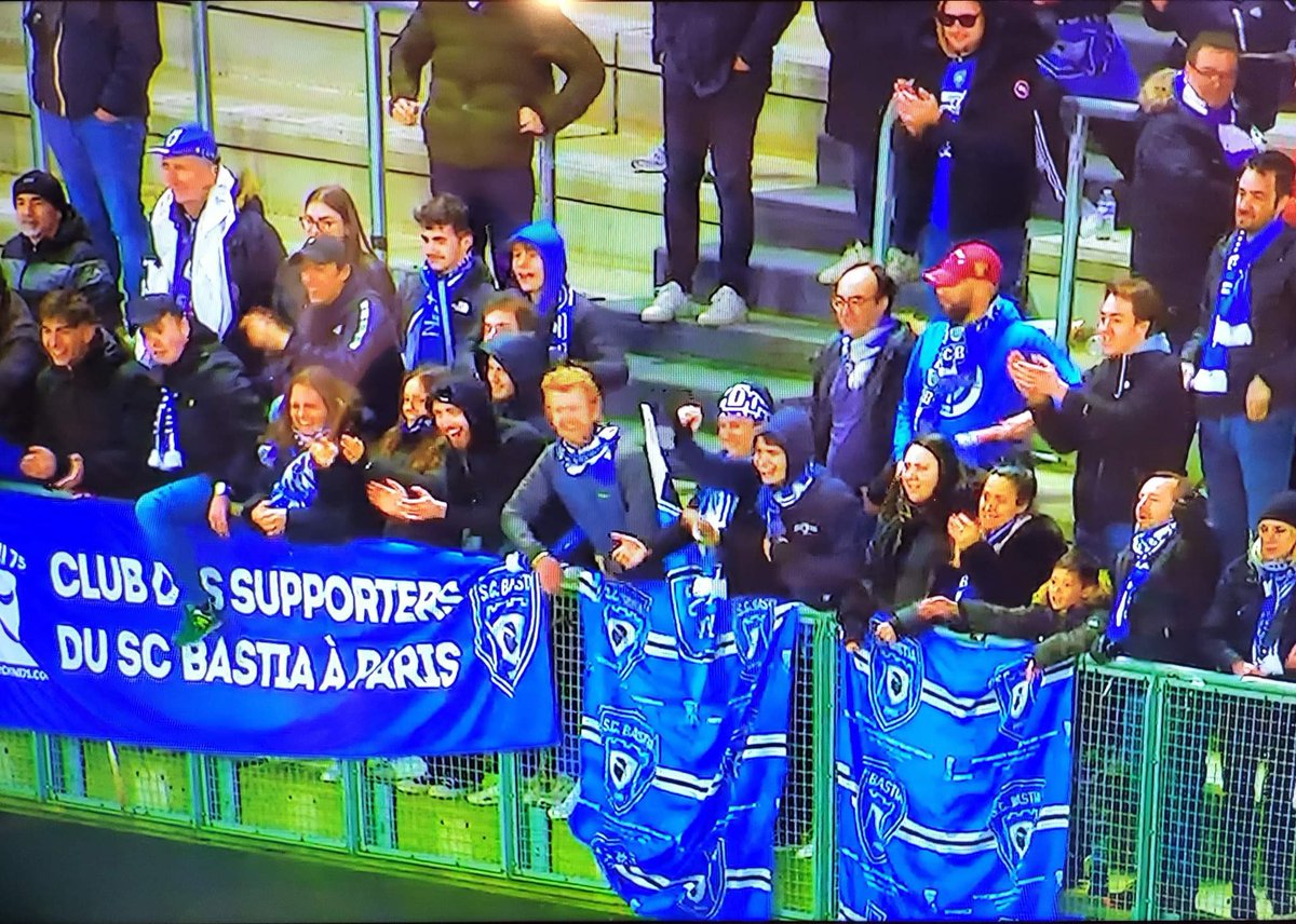 Ultras France tweet media