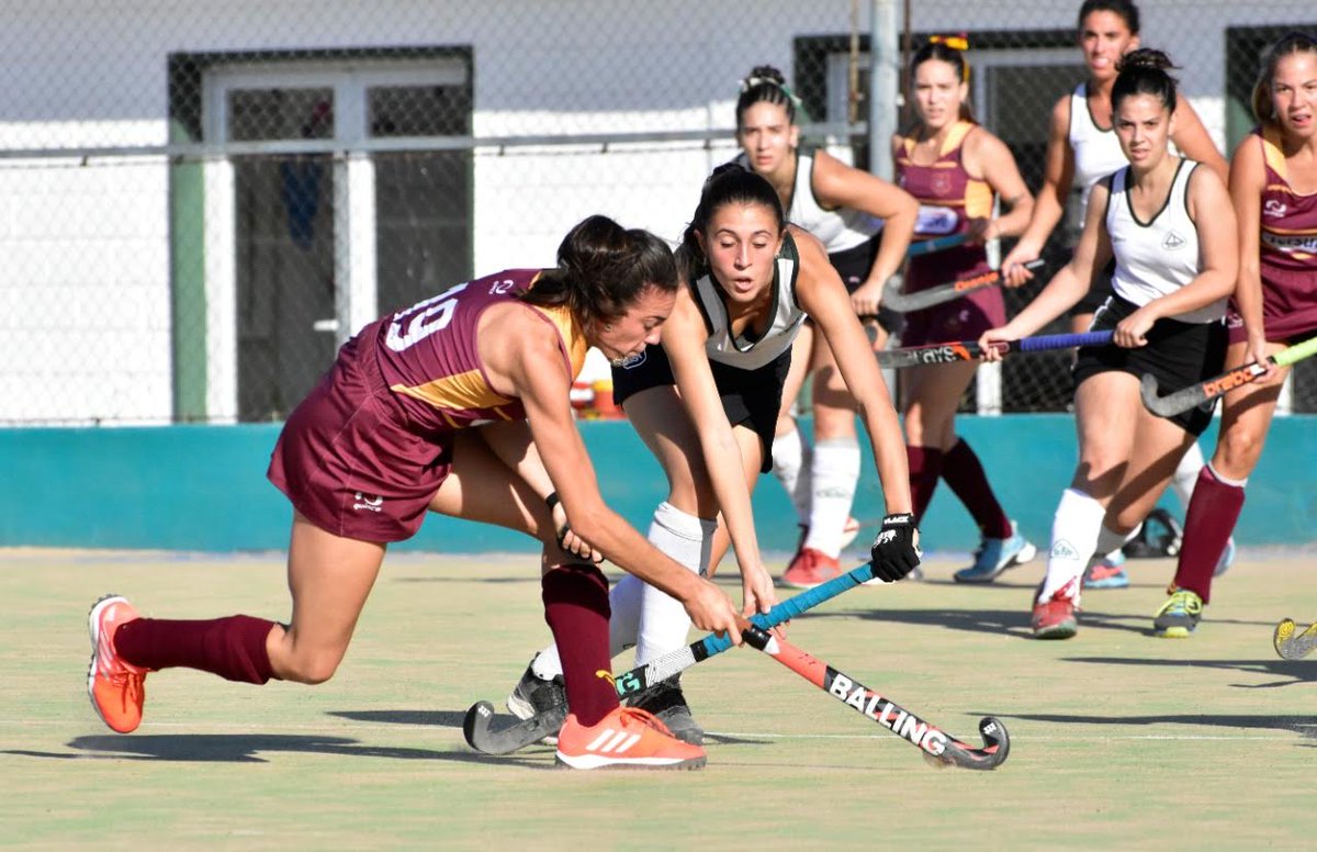 pablo_musso's tweet photo. 👉#HockeyCba DAMAS “A” 
👉Fecha 4:

La Tablada 0 🆚 Univ. Nac. Río IV 1
Universitario 1 🆚 Jockey Club 0
Athletic 6  🆚 Tala RC 0
Barrio Parque 2 🆚 Palermo Bajo 4
Jockey Club “B” 4 🆚 La Salle HC 6

PH: Edgardo Corrales /Sacame una foto https://t.co/ymCnkQJXZe