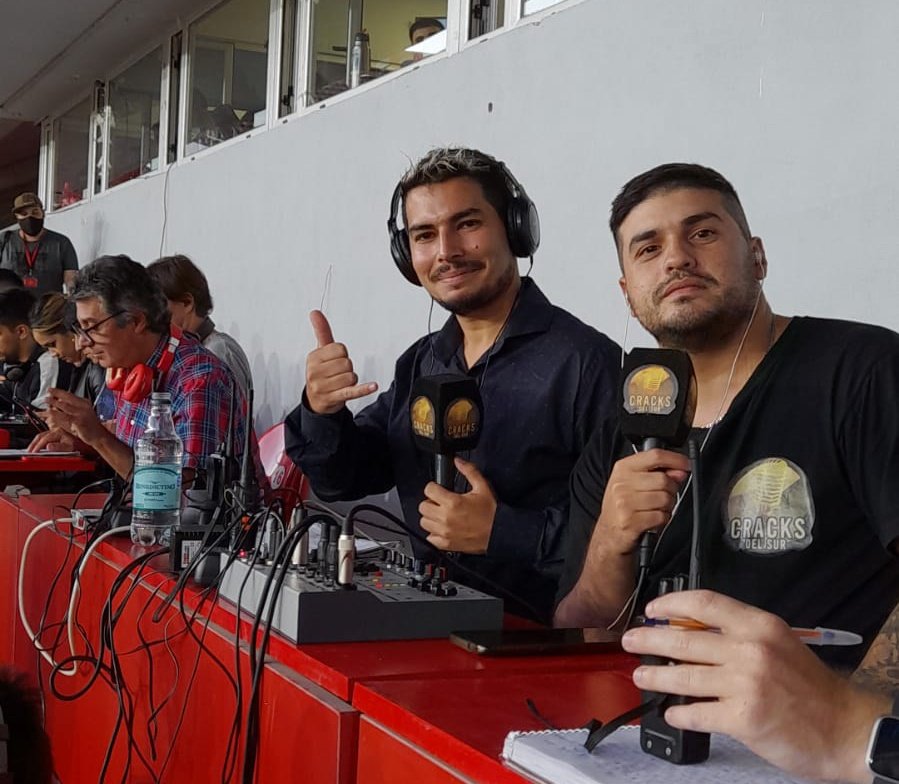 Leandropaz08's tweet photo. Hoy por @RadioelMundo con @CracksDelSur , como siempre 💪🏼, con @pablovaldora , @FacundoGionto y @Maati_barrios .

📻 👉🏼 https://t.co/MqQIdNyejH https://t.co/YIRgISVzLl