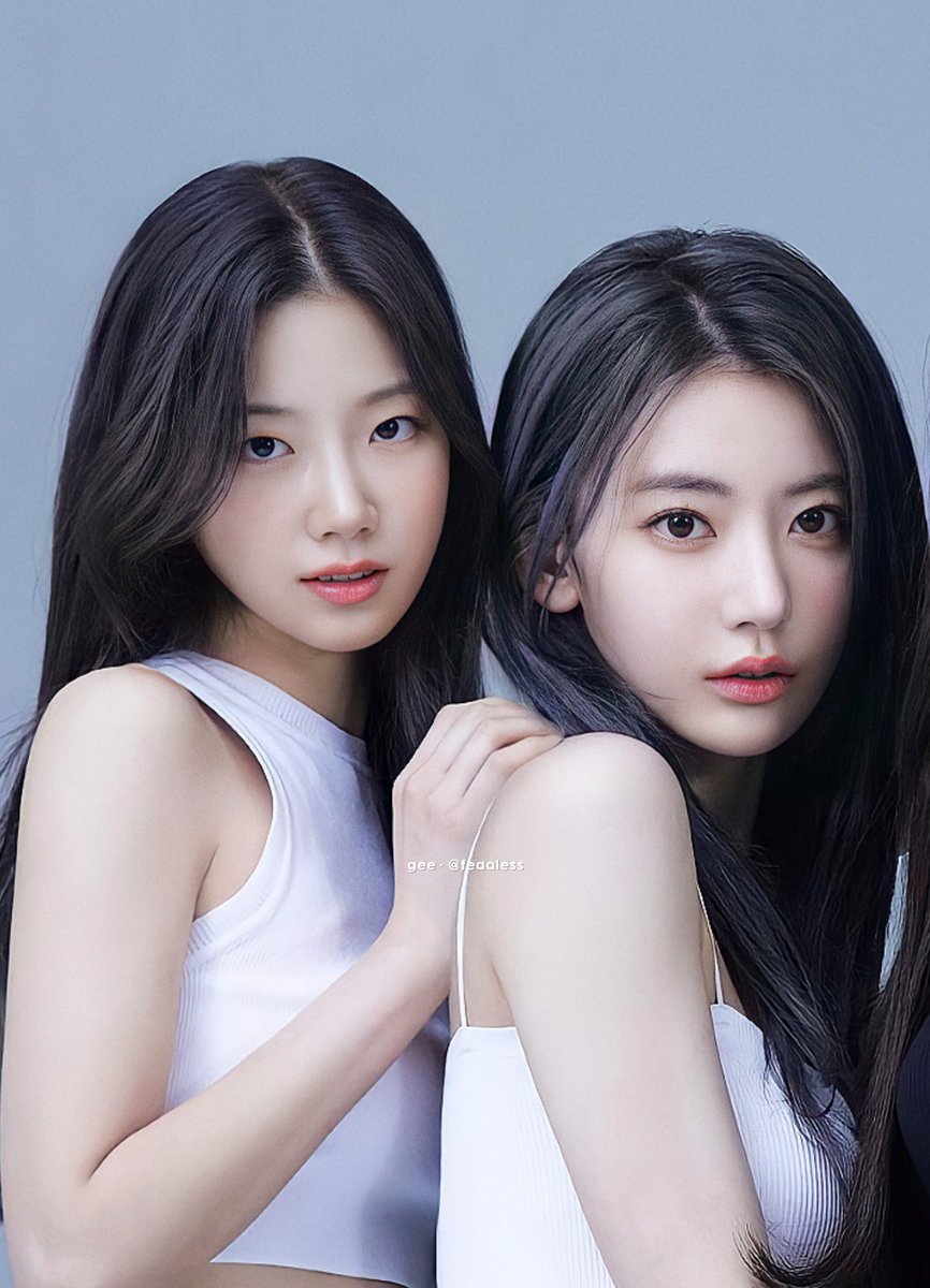 feaaless's tweet photo. HOLY TRINITY + KAZURA 🛐

#LE_SSERAFIM #르세라핌
#SAKURA #사쿠라 #KAZUHA #카즈하 #KIMGARAM #김가람 https://t.co/MPofrBvG6z