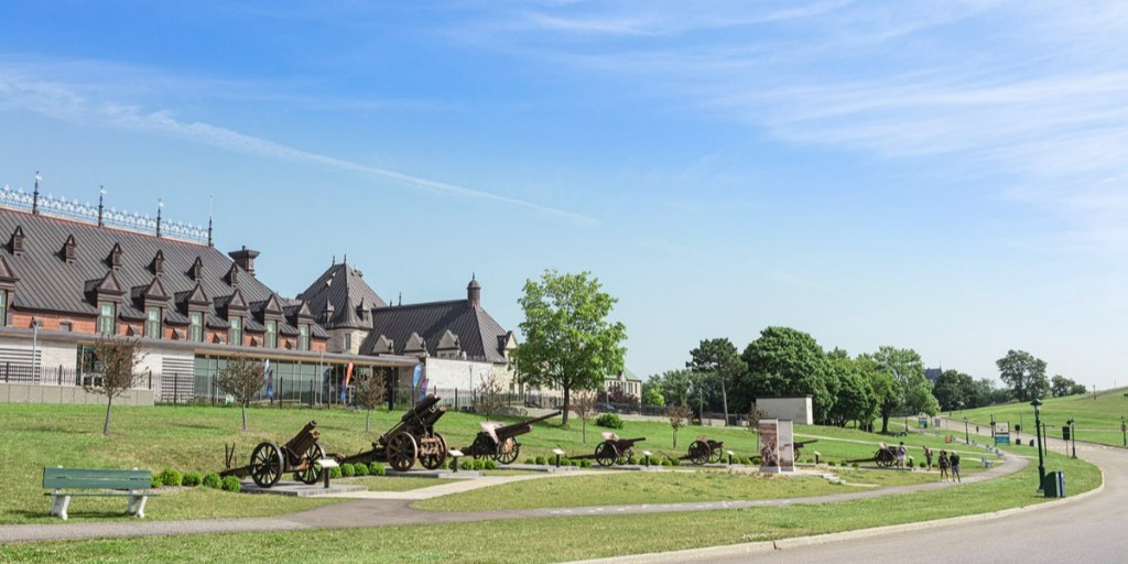 plainsabraham's tweet photo. Today marks the anniversary of the Battle of Vimy Ridge.

On the #PlainsOfAbraham, the First World War Memorial Site includes a German gun captured in the Vimy sector by the 60th Battalion (Victoria Rifles of Canada) on April 13, 1917. https://t.co/03pB71rgdh