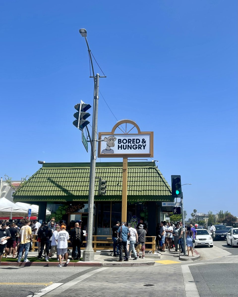 irischerng's tweet photo. Congrats on the grand opening @BoredNHngry 👏👏👏 Making history happen ✨ https://t.co/CzsKfXiJx3