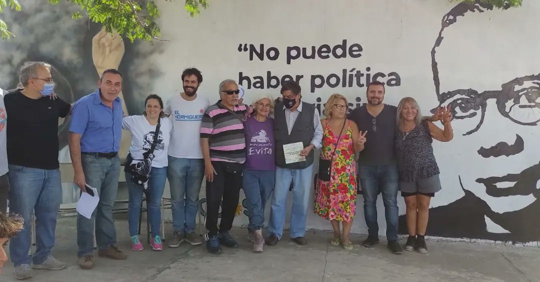 evitacomuna8's tweet photo. Hoy participamos de la inauguración del mural en homenaje a un grande de nuestra historia, el Dr Ramón Carrillo.
Trabajamos todos los días para transformar la realidad porque "no puede haber política sanitaria sin política social". https://t.co/Sayt3HfCew