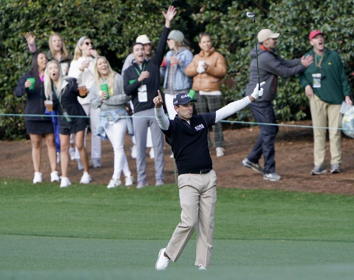 colincmcdonald's tweet photo. If I told you a past Masters Champion who used to wear Nike shoes but is wearing Footjoy this week would be contending during the weekend, Charl Schwartzel is who would have come to mind, right? #themasters https://t.co/YaKxnExrCP