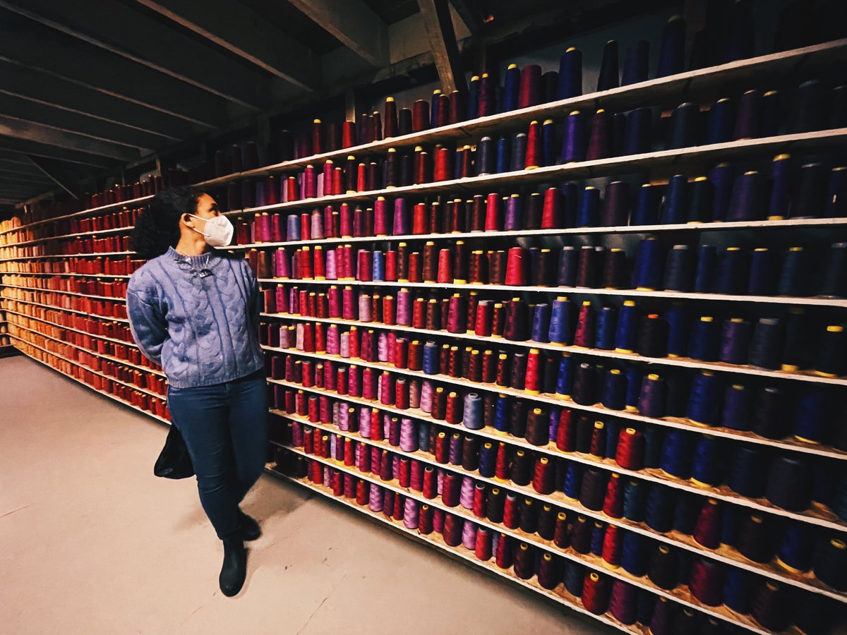 TheJennyLam's tweet photo. years! Here are some candids of Steph (she was running towards me &amp; we were cackling) inside Chris Larson’s immersive “Thread Room”: https://t.co/2gtaPriOHs 🧵 The exhibition is presented by ENGAGE Projects &amp; is a Featured Alignment of #ExpoChicago’s #ExpoArtWeek.

#Chicago #Art https://t.co/kKRZiL6OKb